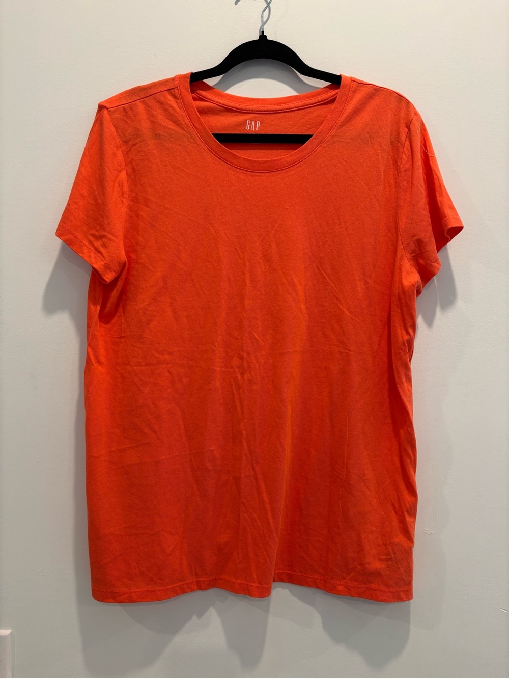 GAP Women's Short Sleeve Tee in Bright Orange